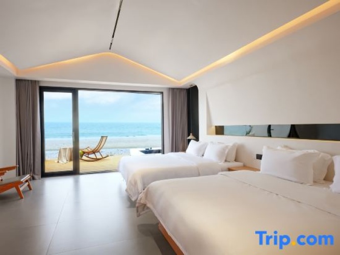 Standard Twin room with sea view