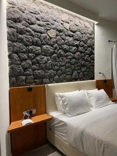 Standard Triple room with pool view