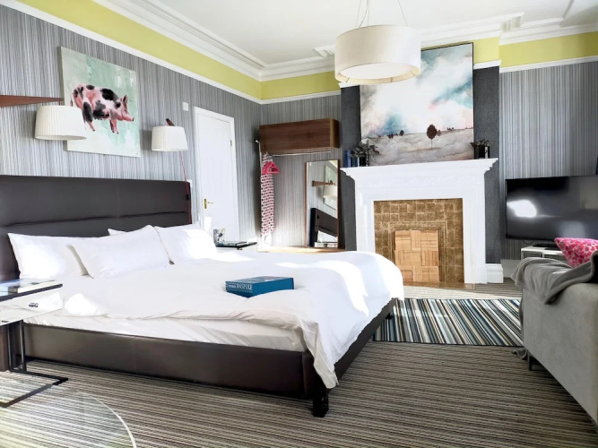 Regency Rooms