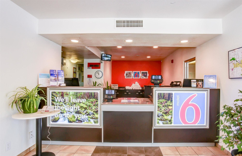 Motel 6 Grants Pass, OR