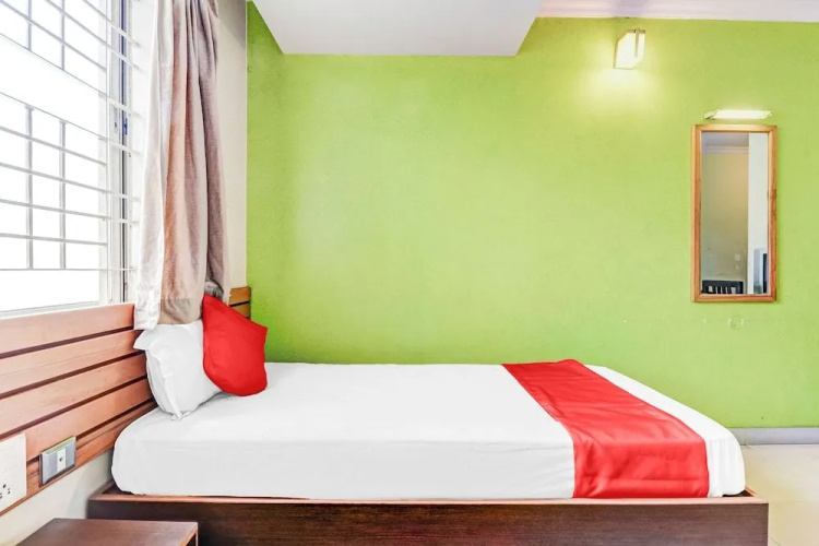 OYO 60932 Hotel Basera Inn