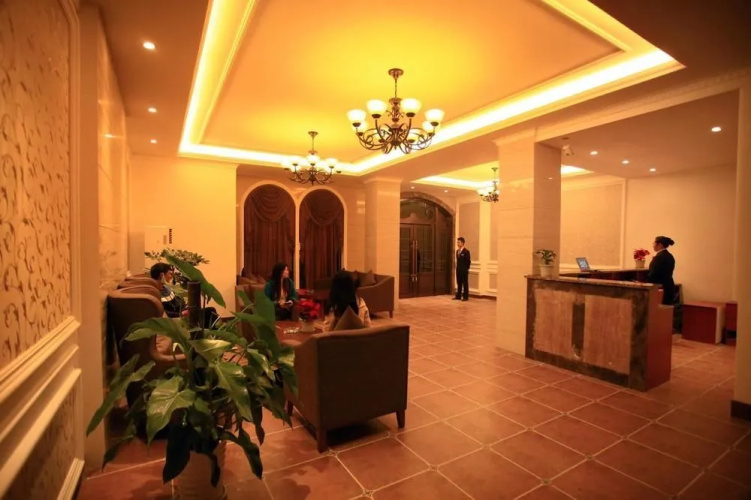 Theme Holiday Hotel