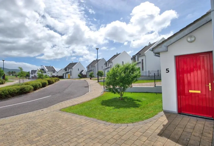 3 Bedrooms Family Cottage