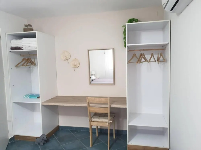 Beachside Retreat - Sleeps 4, Terrace & Views