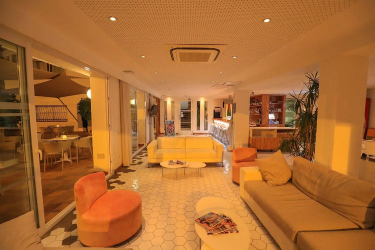 Hotel Es Mitjorn