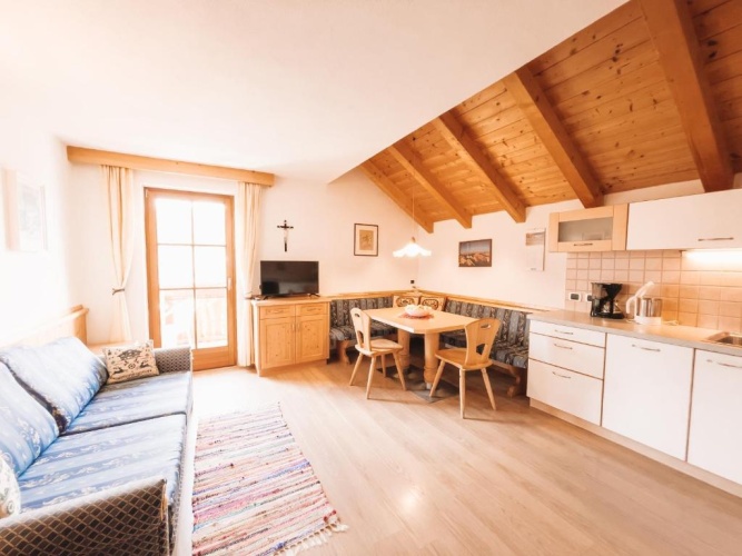 Apartment with mountain view