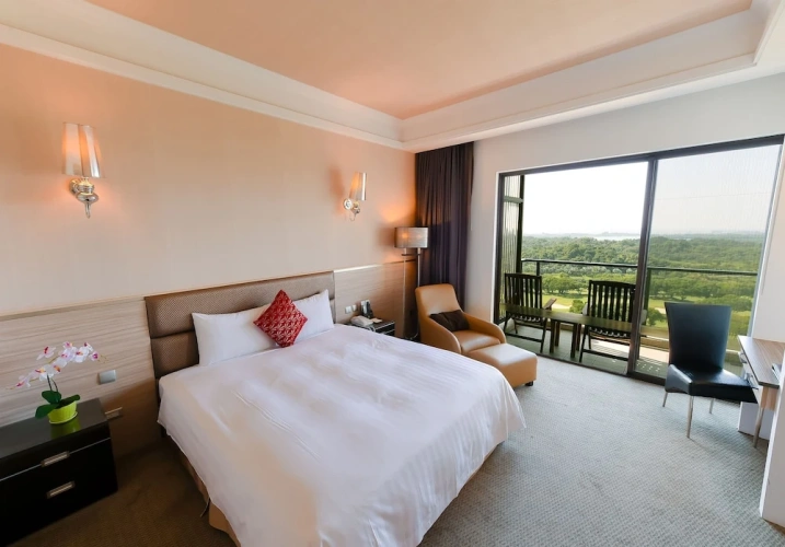 Superior Double room with balcony and with golf view