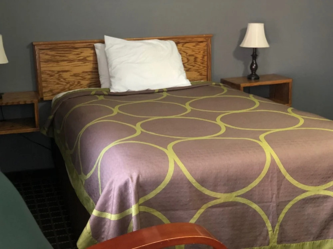 Hawkeye Motel
