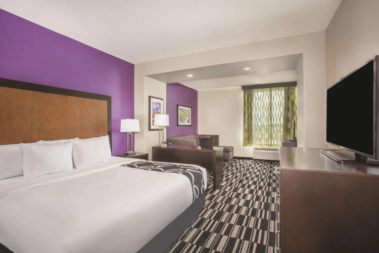 Deluxe Double room with city view