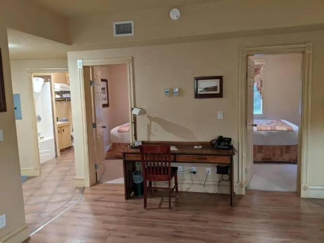 2 Bedrooms Apartment