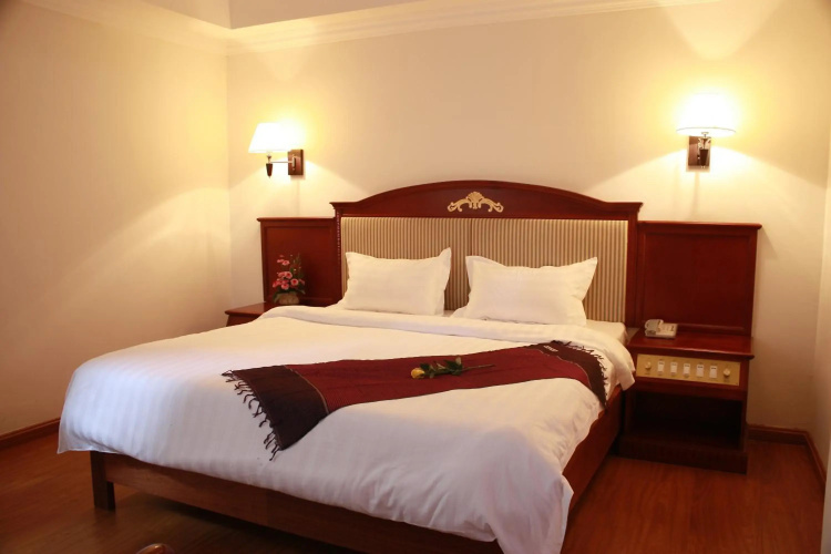 Lux Riverside Hotel & Apartment