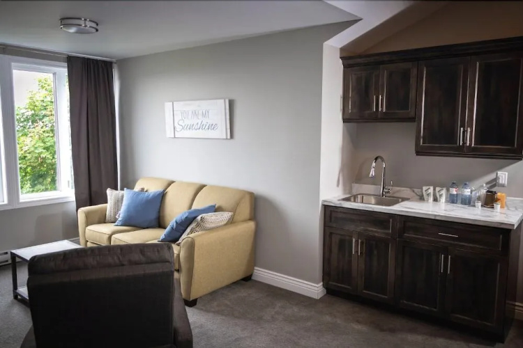 Newfound Inn & Suites