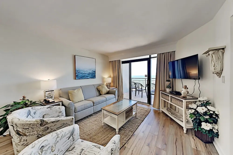 1559gran 3 Bedroom Condo