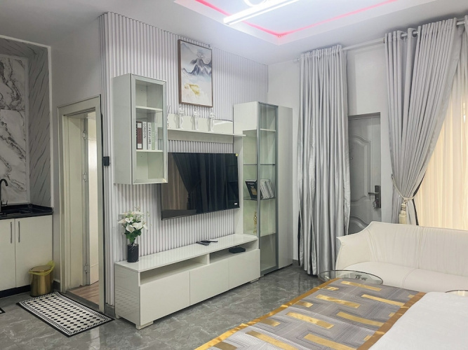 Onyx Royal Hotel And Suites