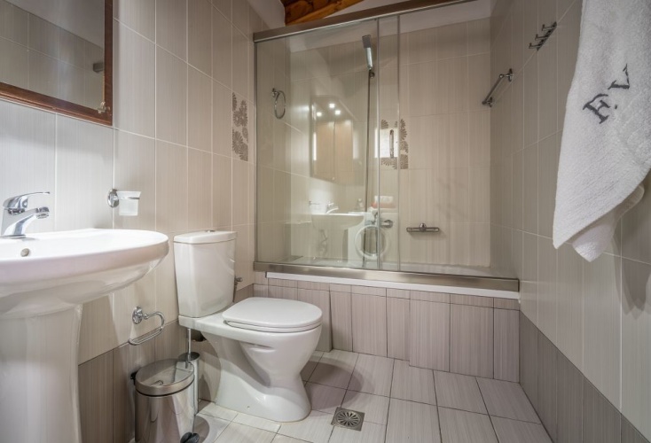 2 Bedrooms Cottage