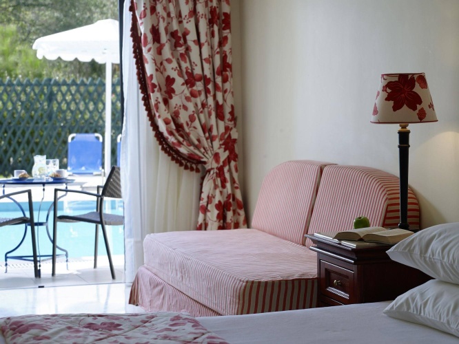 Roda Beach Resort & Spa photo 8