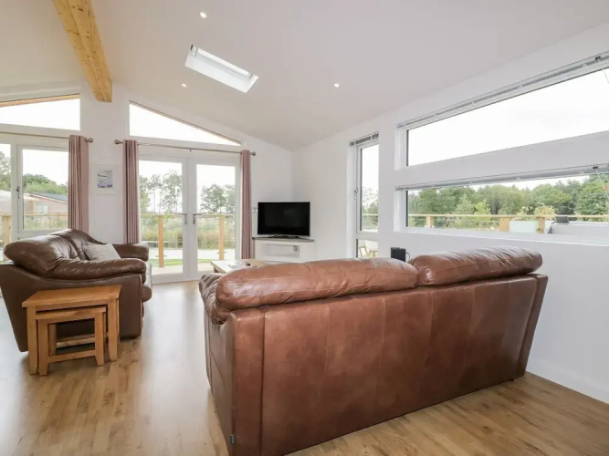 7 Meadow Retreat