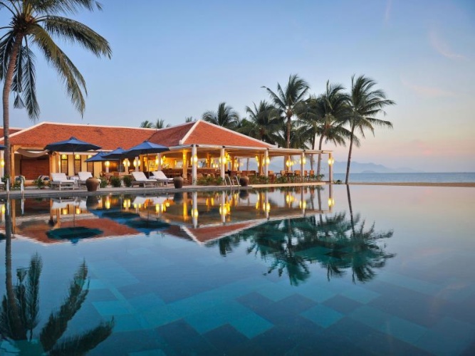 Deluxe room with balcony and beachfront
