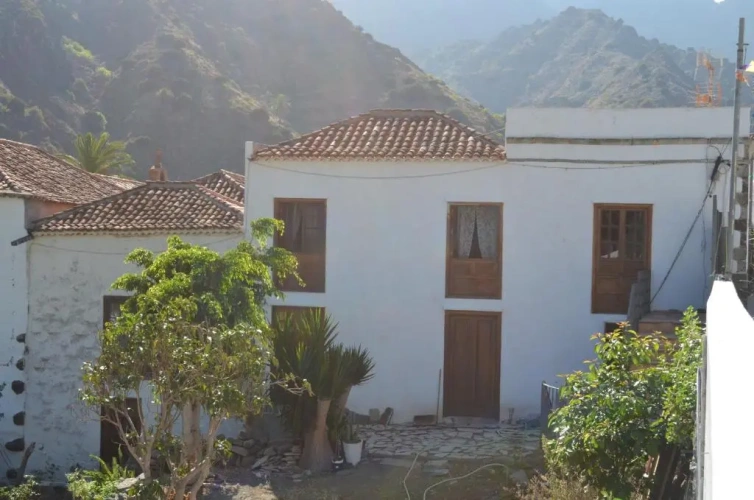 3 Bedrooms Cottage