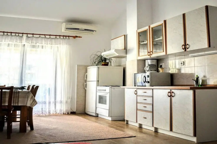 Slamo Apartments