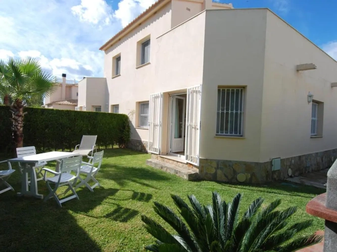 2 Bedrooms Cottage