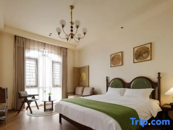 Standard Double room with courtyard view