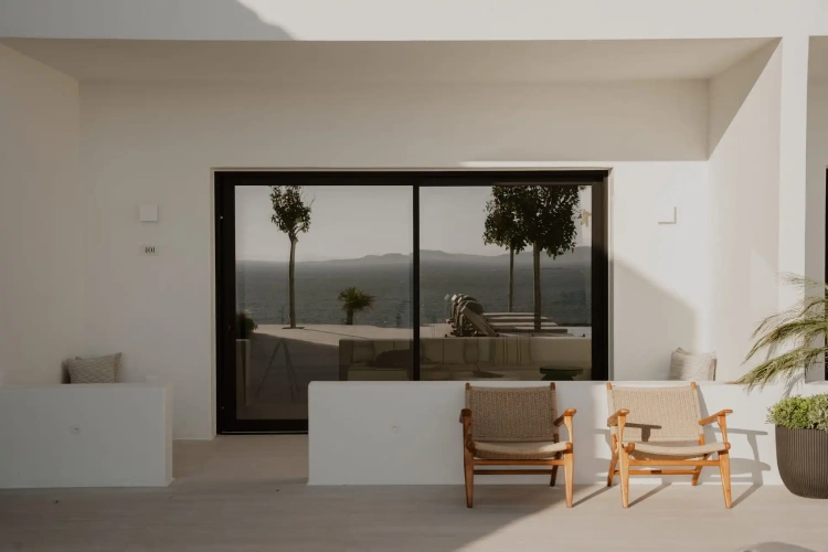 Deluxe room with pool view
