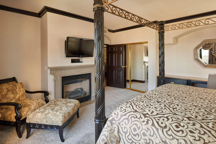 Radisson Hotel El Paso Airport Over view