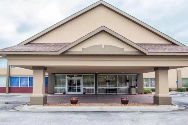 Suburban Studios Fort Dodge