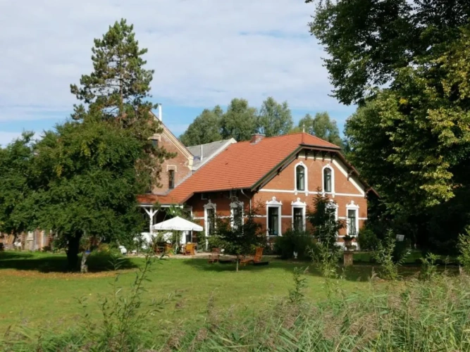 3 Bedrooms Double Apartment