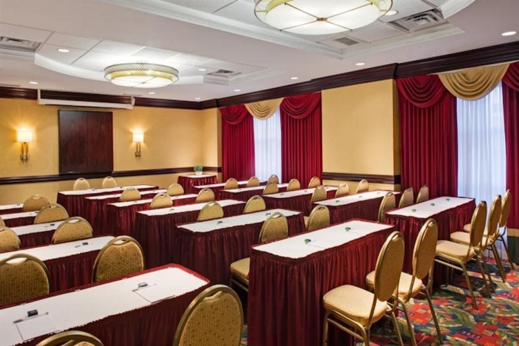 Hampton Inn & Suites by Hilton Toronto Airport photo 18