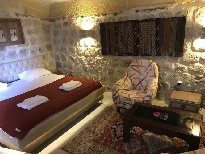 RZA Cave Hotel