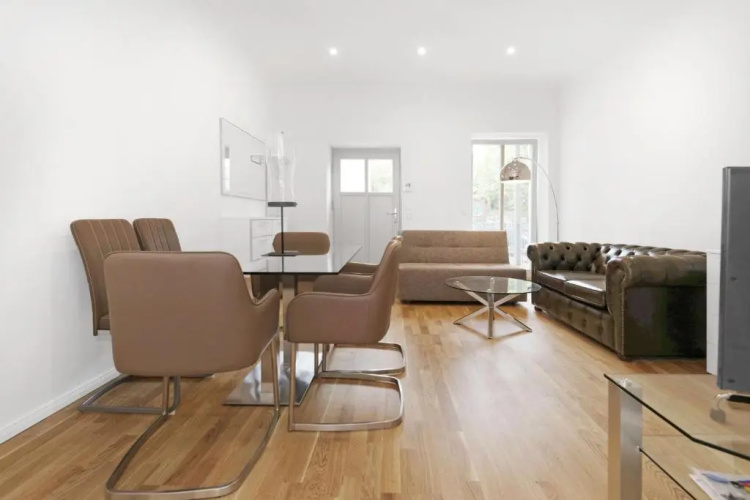LUXURY Maisonette Duplex 2 floors,2 full bath Mitte City Center