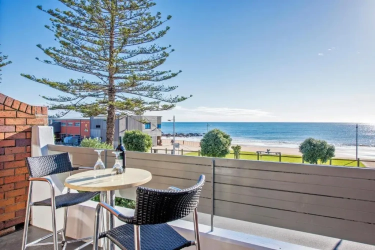 Executive Suite with balcony and with sea view