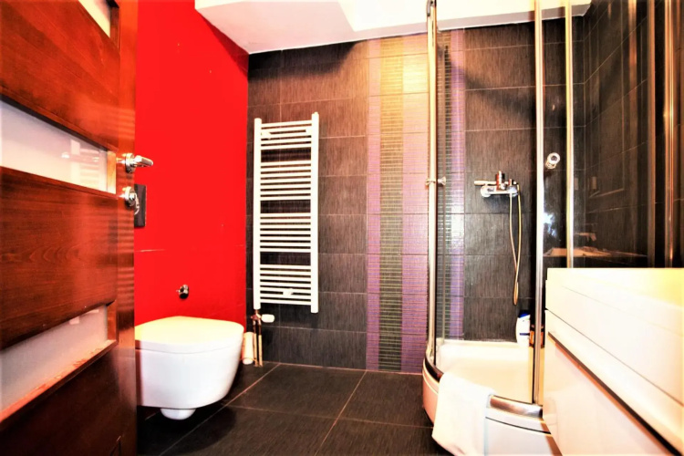 Centrally located 2 bedroom apartment