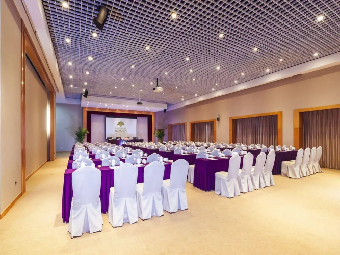 Huachen Impression Hotel