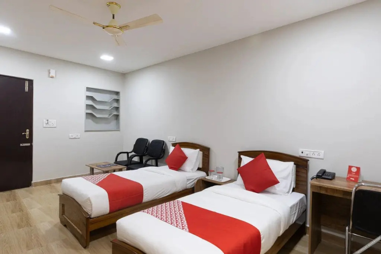 Nestle Inn By OYO Rooms