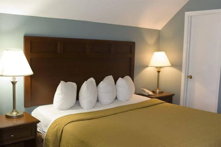 AmeriGold Suites