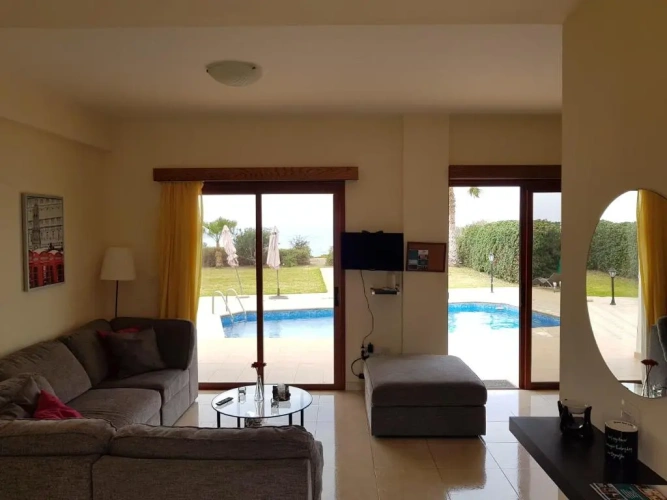 3 Bedrooms Cottage