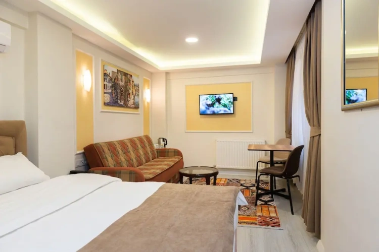 Economy Triple room