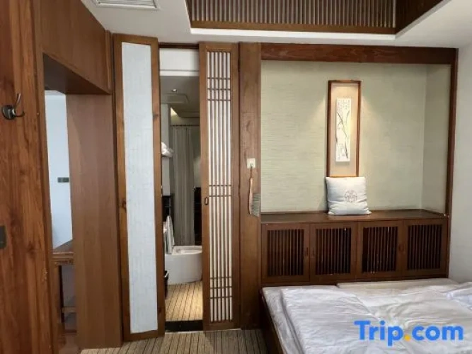 Deluxe Double Suite