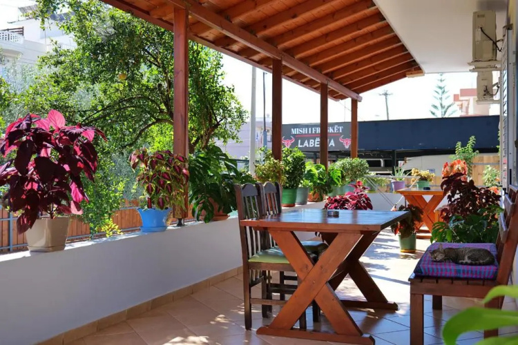 Stela Apartments
