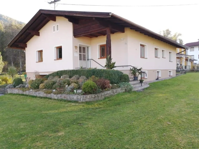 3 Bedrooms Cottage