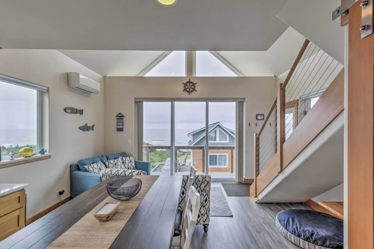 Chic Beachfront Abode w/ Balcony & Beach Access!