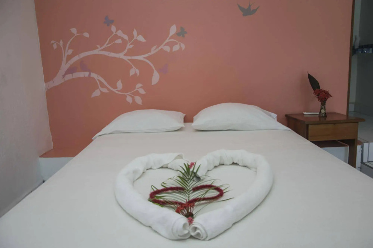 Pelican Beachfront Hotel