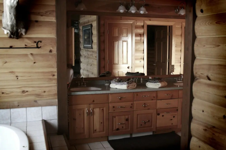 Elk Creek Lodging