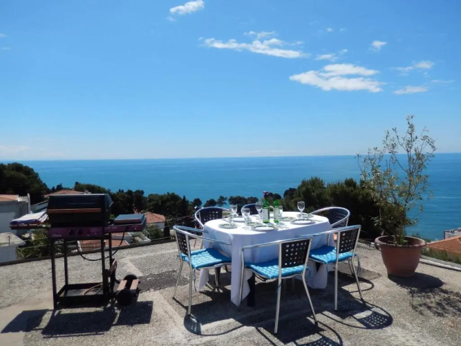 3 Bedroom Apartment Ulcinj