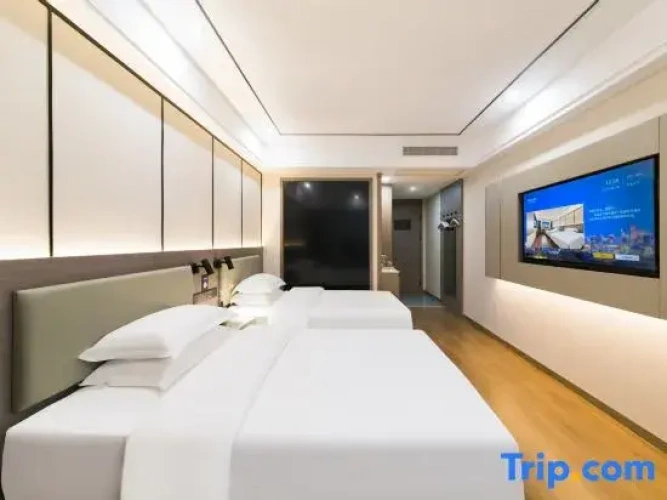 Deluxe Triple Suite