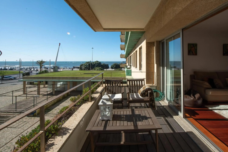 Apartament em condominio com Piscina