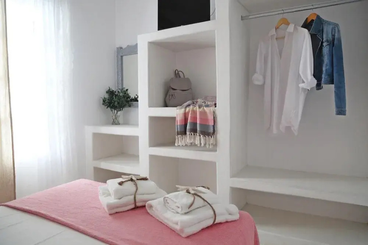 8 Keys Residence